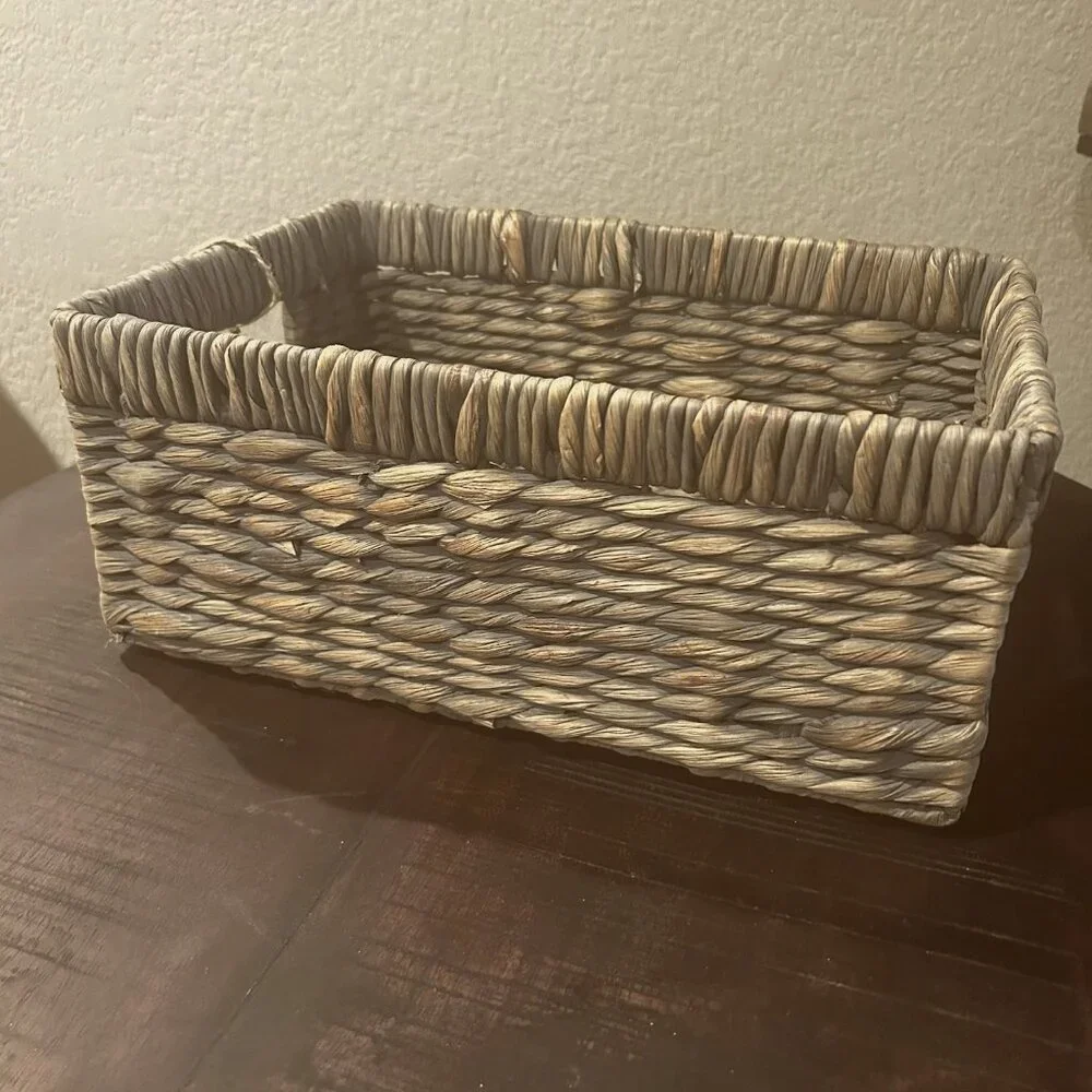 NWT Handwoven Rectangular Rustic Farmhouse Decor Water Hyacinth Basket